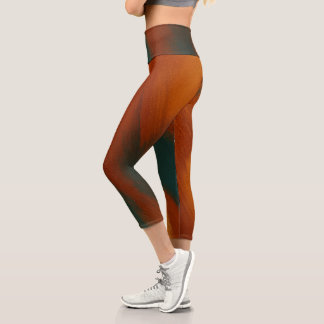 "Women's Yoga Set with Artistic Brushstroke Desig Capri Leggings