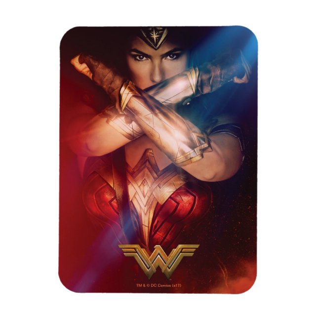 Wonder Woman Blocking With Bracelets Magnet (Vertical)