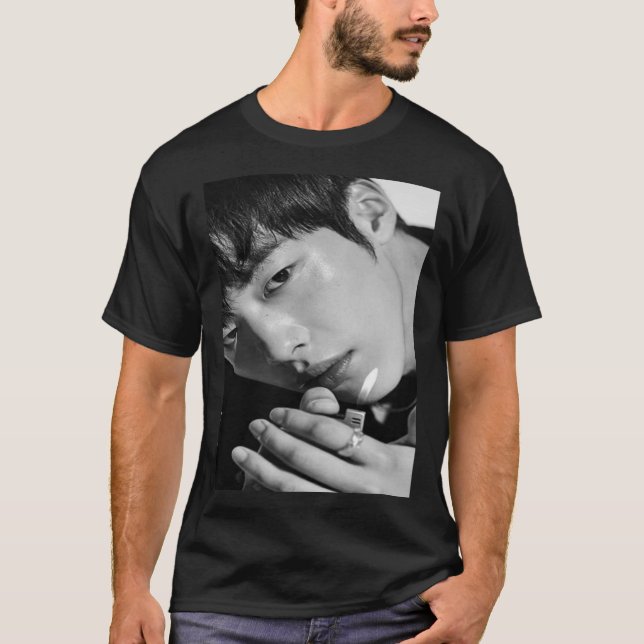 Woo do hwan black and whi T-Shirt (Front)
