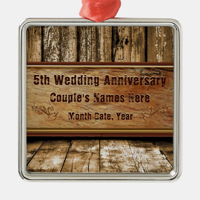 Wood look Personalised 5 year anniversary ornament (Front)