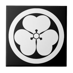 Wood sorrel in circle tile