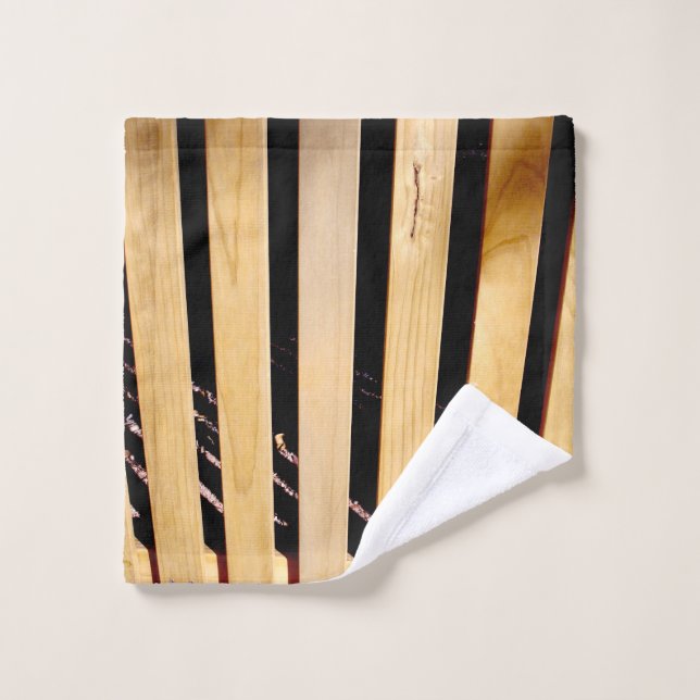Wooden Fence Posts, Wash Cloth (Wash Cloth)