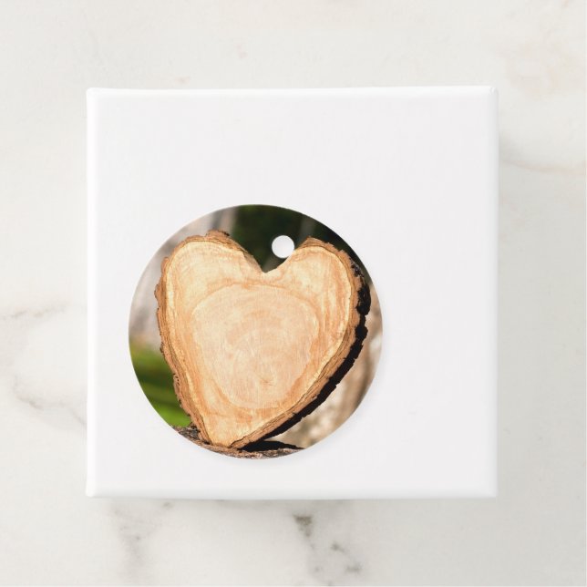 wooden heart favour tags (In Situ)