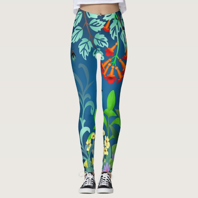 Woodland Skunk Foliage Leggings (Front)