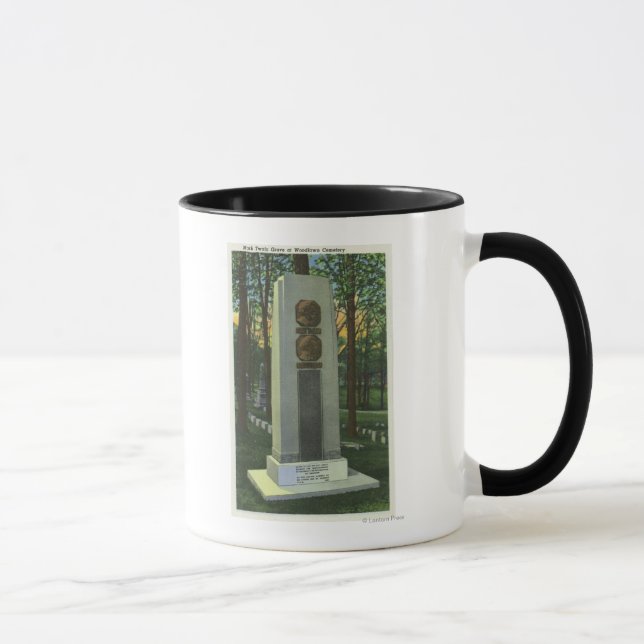 Woodlawn Cemetery, Mark Twain Gravestone Scene Mug (Right)