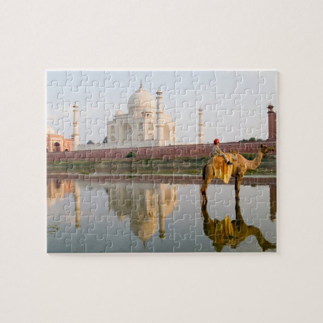 World famous Taj Mahal temple burial site at Jigsaw Puzzle (Horizontal)
