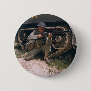 World War II Soldier Kneeling with Garand Rifle 6 Cm Round Badge