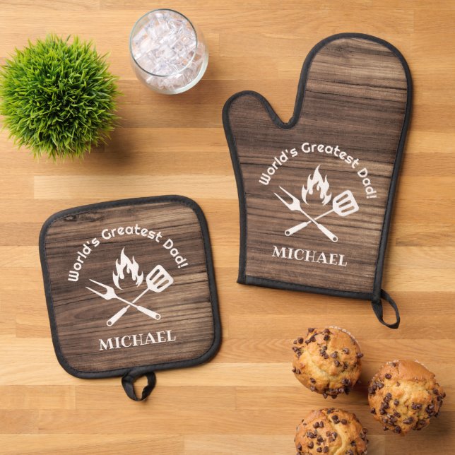worlds greatest dad,personalised rustic wood grill oven mitt & pot holder set (Top Down)
