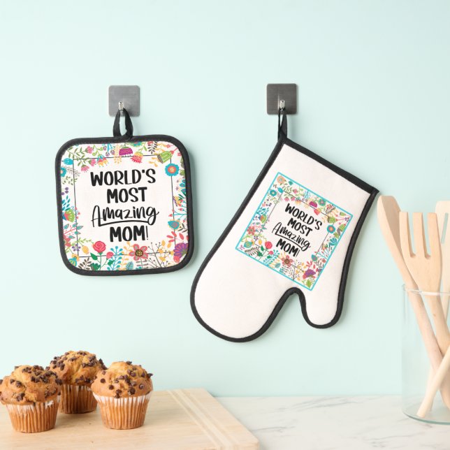 World's Most Amazing Mum  Oven Mitt & Pot Holder Set (Insitu(Hanging))