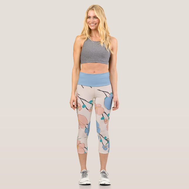 WOW! Elegant beige flower pattern, neutro colours Capri Leggings (Front)