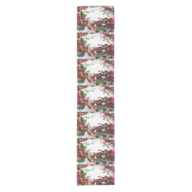 Wreath with berries on a quilt short table runner (Front)