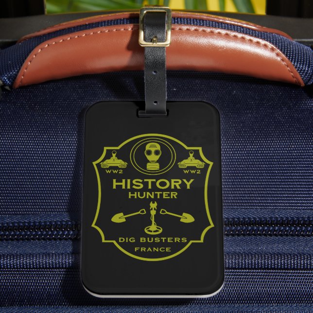WW2 Trench Battlefield Metal Detecting Club Luggage Tag (Front Insitu 2)