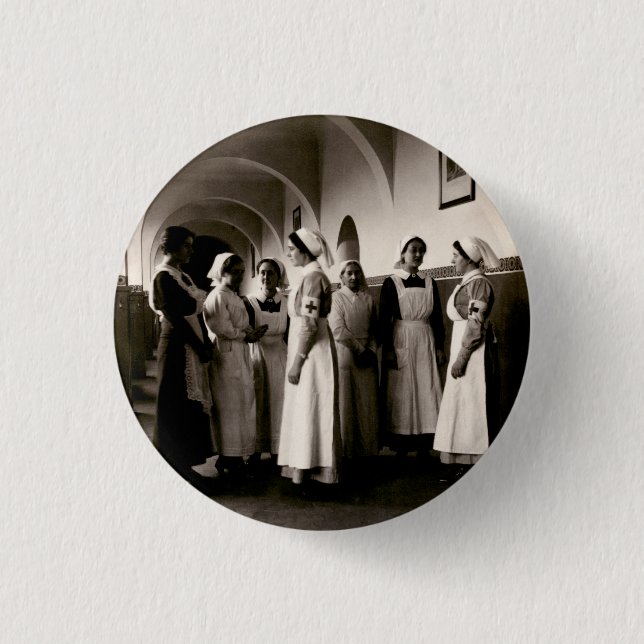 WWI German Nurses 3 Cm Round Badge (Front)