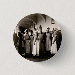 WWI German Nurses 3 Cm Round Badge