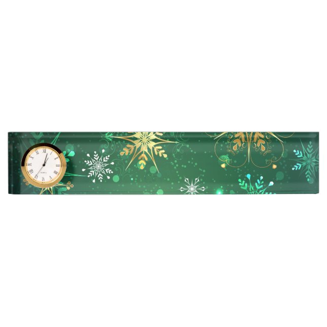 Xmas Golden Snowflakes on Green Background Nameplate (Front)