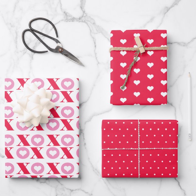 XOXO Heart Pattern Wrapping Paper Sheet (Front)