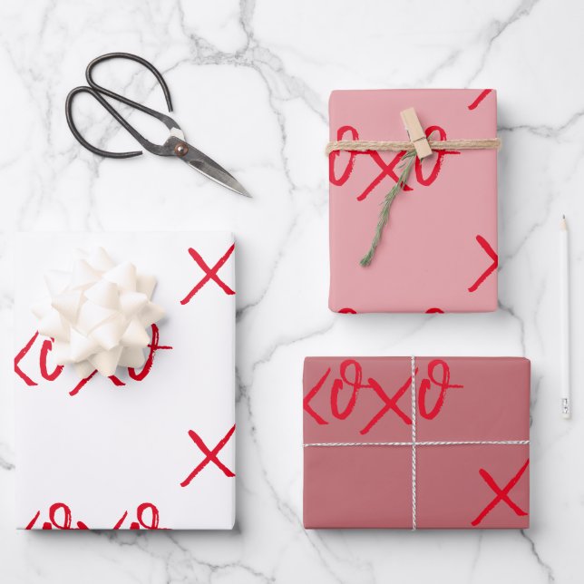 xoxo Wrapping Paper Sheets (Front)