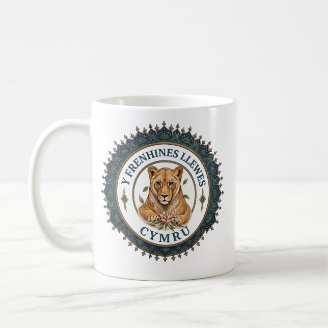 Y Frenhines Llewes. cymru ‎ Coffee Mug (Left)