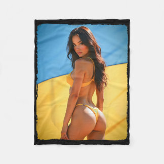 Y Woman On T Shirt - Brunette Bikini Be And Ukrain Fleece Blanket