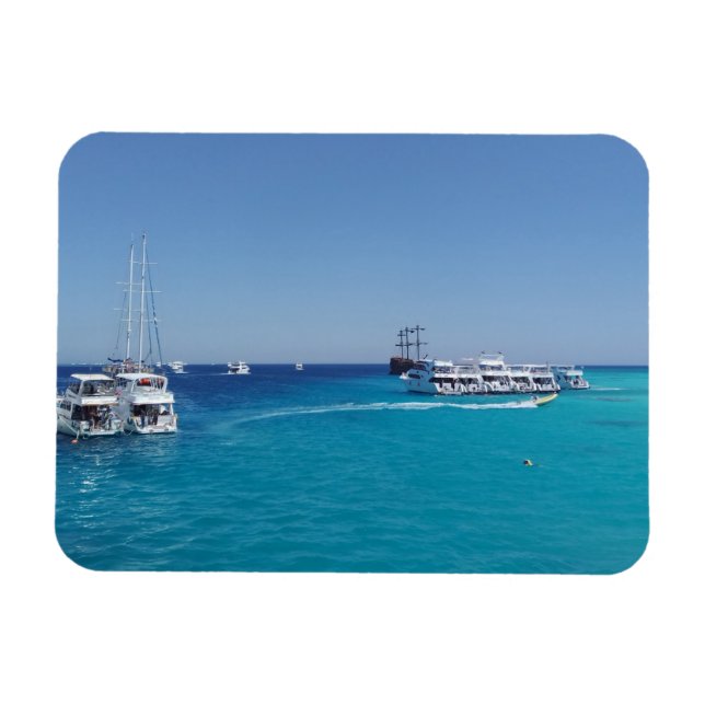 Yacht parking with tourists near White Island  Pos Magnet (Horizontal)