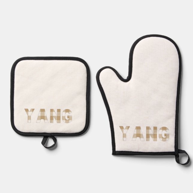 Yang Hmong Last Name Beige Plaid  Oven Mitt & Pot Holder Set (Front)