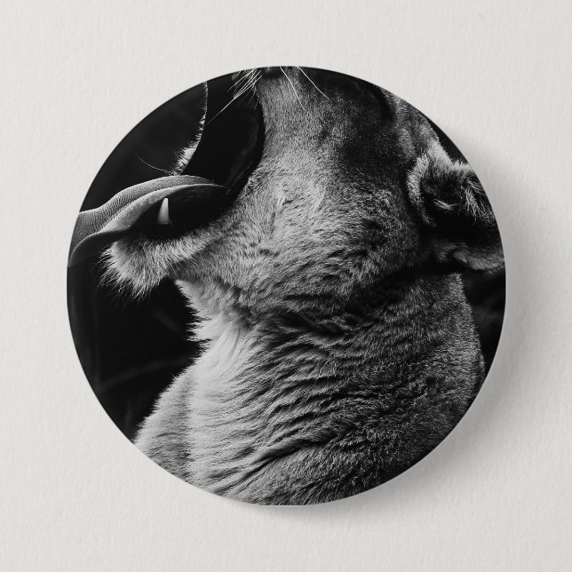 yawning lion 7.5 cm round badge (Front)