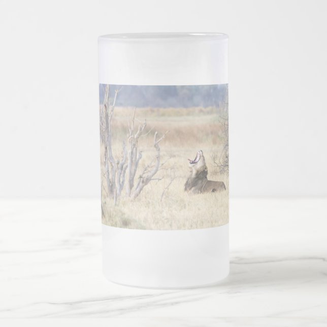 Yawning lion frosted glass beer mug (Center)
