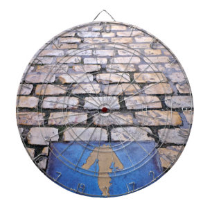 Yellow arrow dartboard
