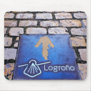 Yellow arrow mouse mat