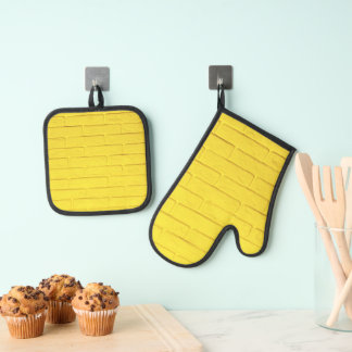 yellow brick wall oven mitt & pot holder set