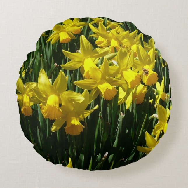 Yellow Daffodils I Cheery Spring Flowers Round Cushion (Front)