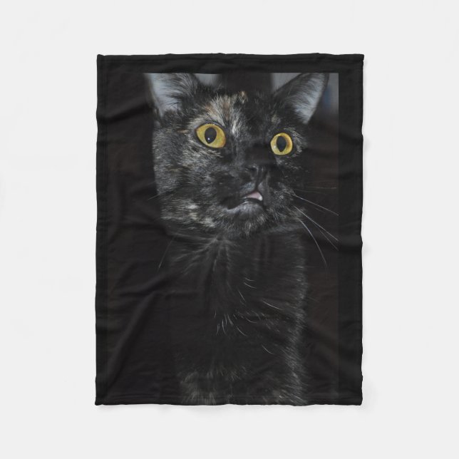 Yellow Eyes Cat Fleece Blanket (Front)