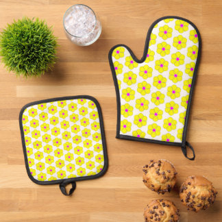 Yellow Flower Design Oven Mitt & Pot Holder Set