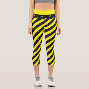 Yellow lightning bolts pattern capri leggings