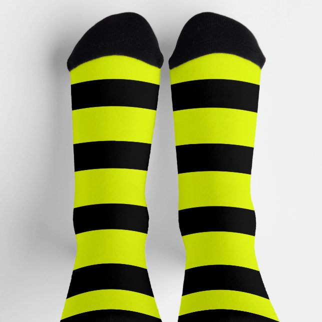 Yellow stripes pattern socks (Top)