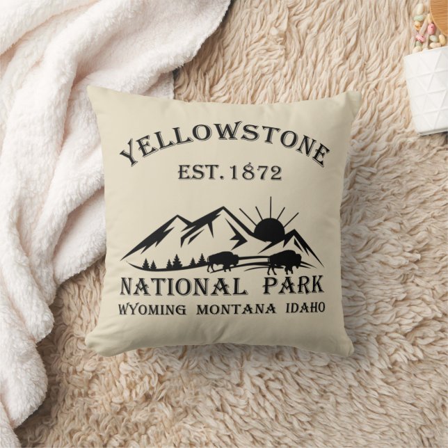 Yellowstone national park cushion (Blanket)