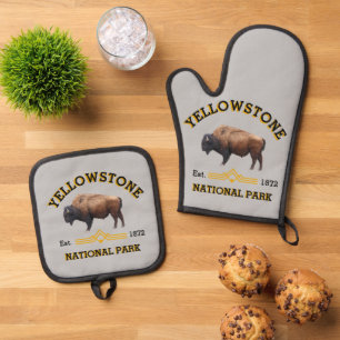 Yellowstone National Park Oven Mitt & Pot Holder Set