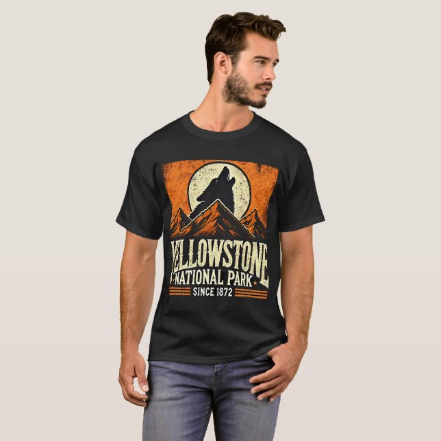 Yellowstone National Park | Wolf Mountains Vintage T-Shirt (Front Full)