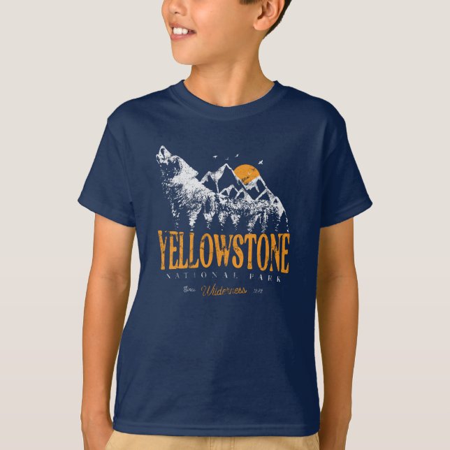 Yellowstone National Park Wolf Mountains Vintage  T-Shirt (Front)