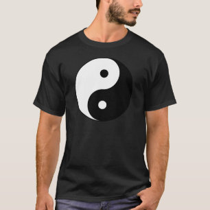 Yin and yang (yin-yang, yin yang, 陰陽). T-Shirt
