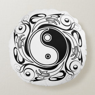 Yin & Yang Symbol Black and White Tattoo Style Round Cushion