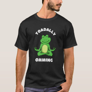 Yoga Frog Toadally Omming Peace Meditating Zen Ani T-Shirt
