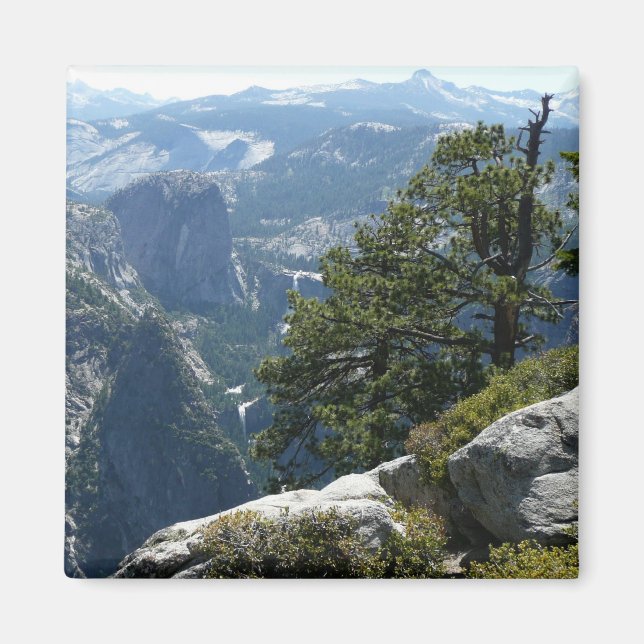 Yosemite Mountain View in Yosemite National Park Magnet (Front)