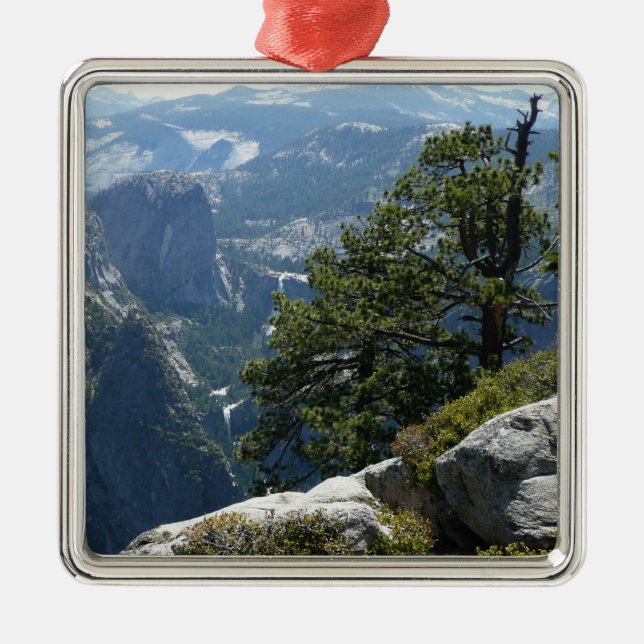 Yosemite Mountain View in Yosemite National Park Metal Tree Decoration (Front)