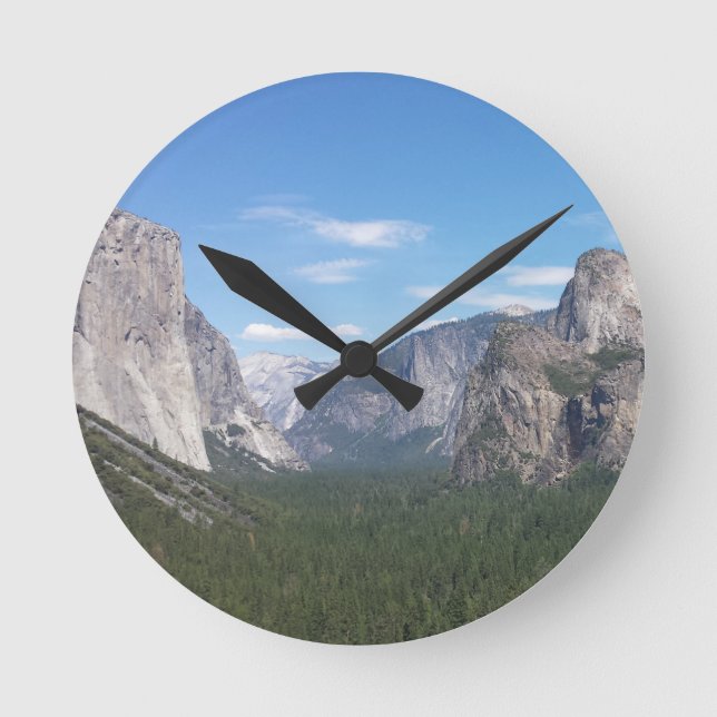 Yosemite National Park Mountain Valley Scenic Round Clock (Front)