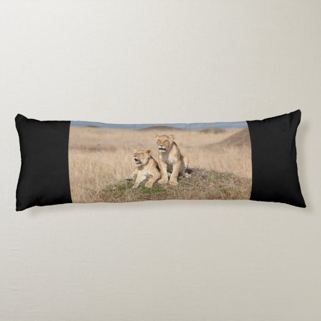 Young lions body cushion (Back)