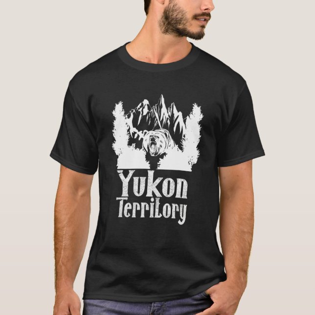 Yukon Canada Nature Bear Mountains Men Women Vacat T-Shirt (Front)