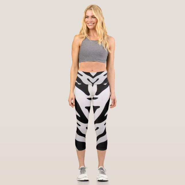 ZEBRA STRIPES ABSTRACT CAPRI LEGGINGS (Front)