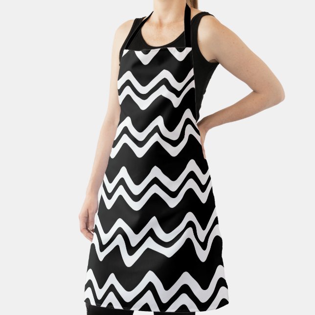 Zig Zag Dual Coloured Line Pattern Apron (Insitu)
