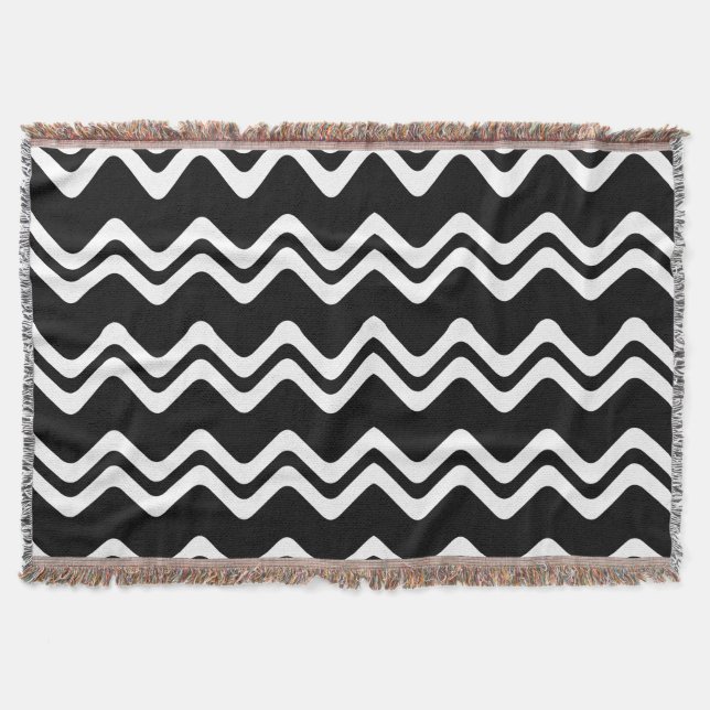 Zig Zag Dual Coloured Line Pattern Throw Blanket (Front)